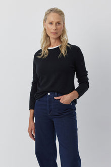  Essential Cashmere Crew Sweater - Black