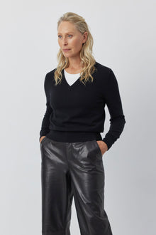  Essential Cashmere Rib V Sweater - Black