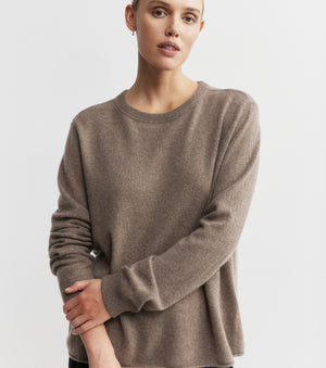 Featherweight Cashmere Oversize Crew - Walnut