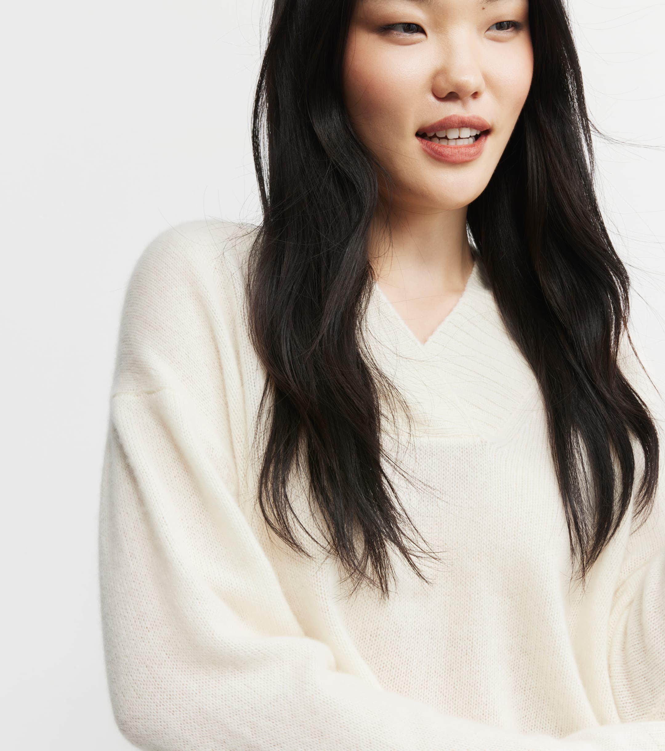 Featherweight Cashmere V - Cream