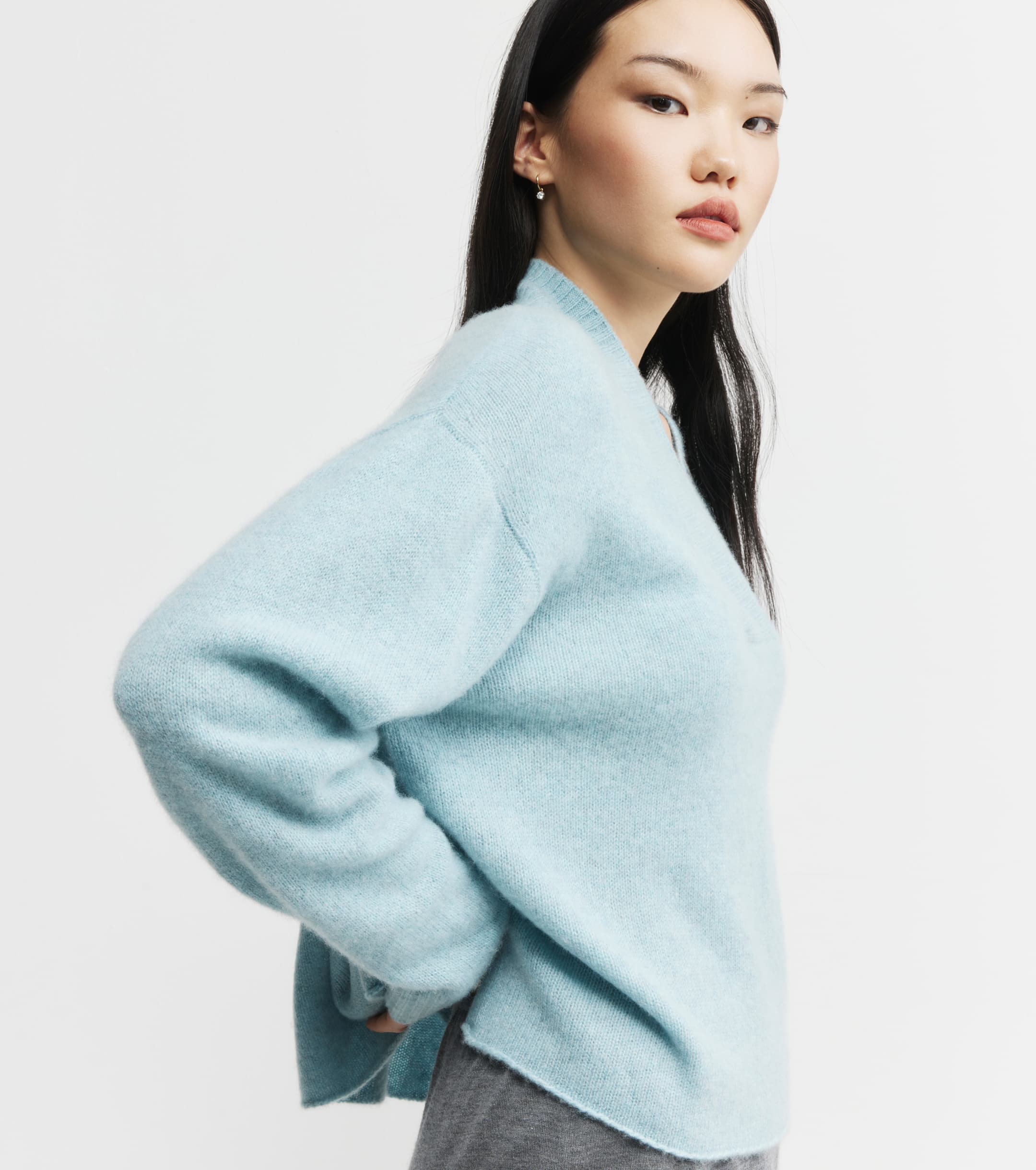 Featherweight Cashmere V - Seafoam