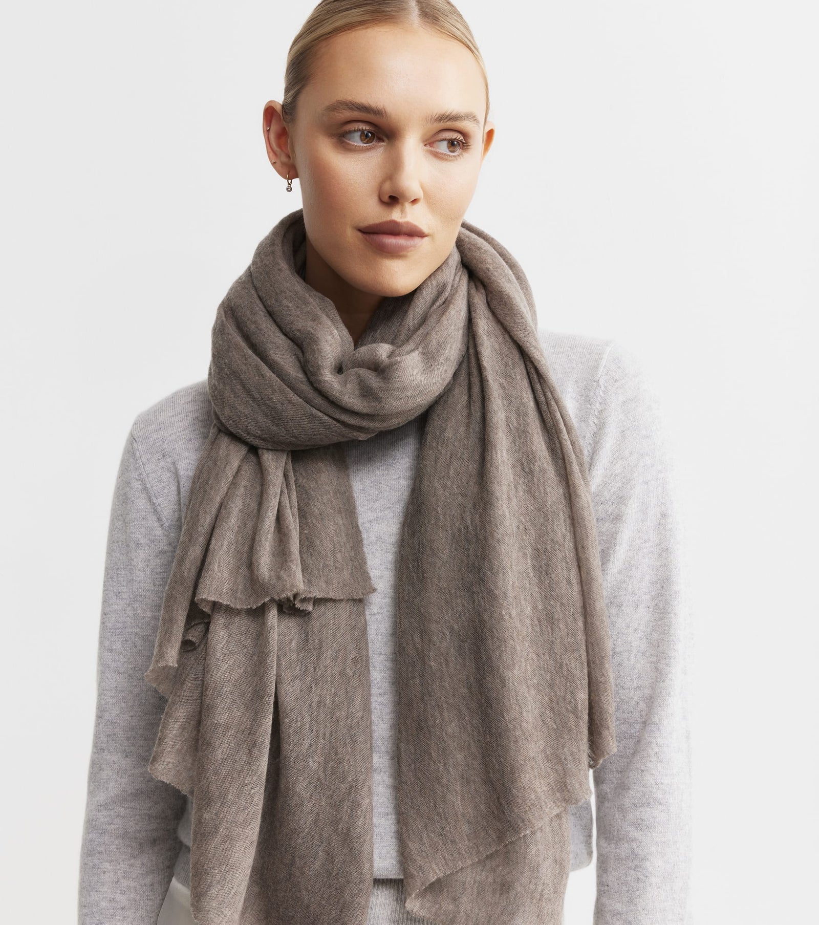 Cashmere Fine Diagonal Wrap - Walnut