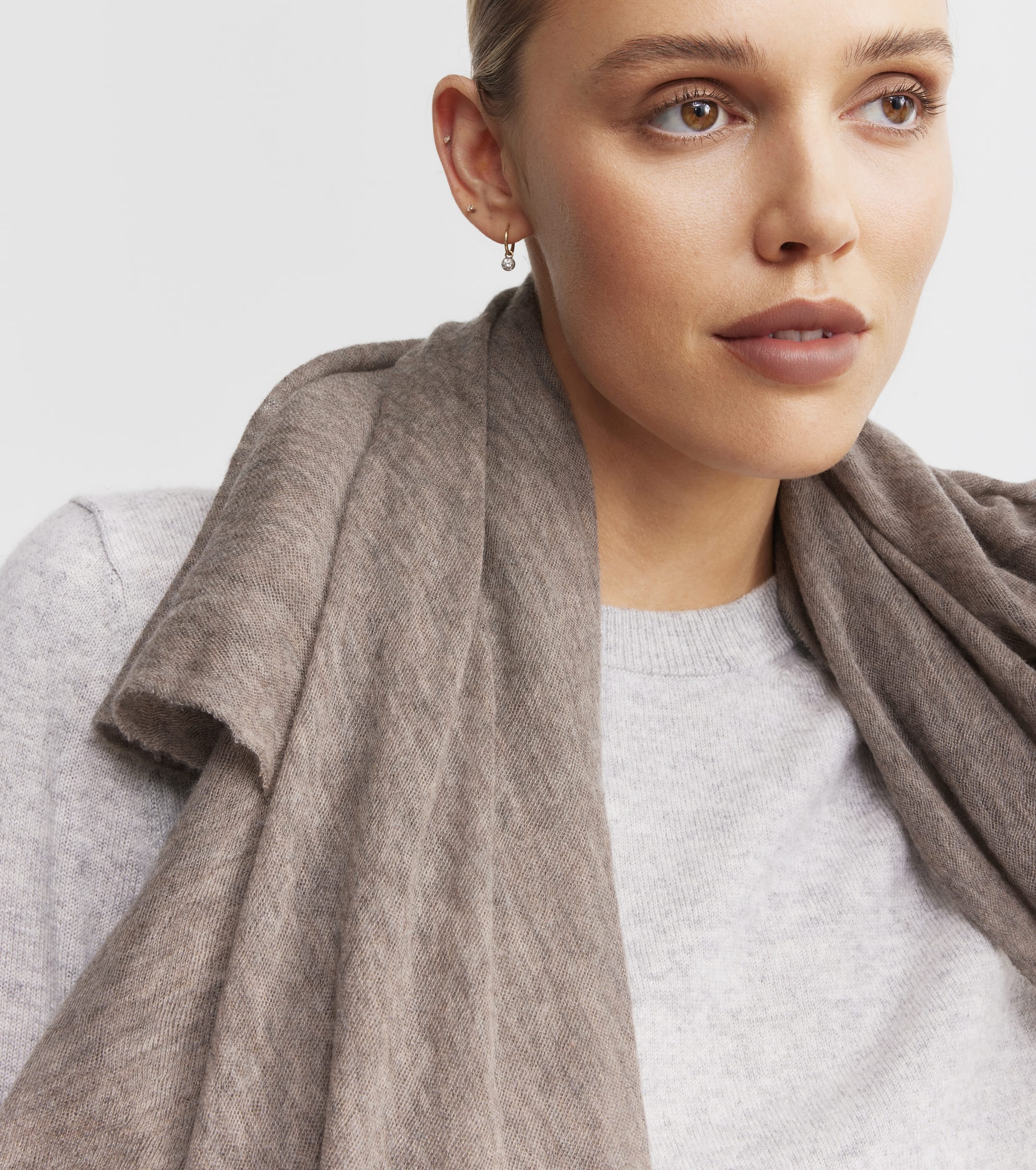 Cashmere Fine Diagonal Wrap - Walnut