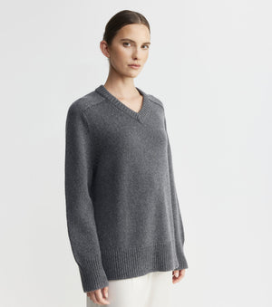 Luxe Cashmere Saddle V Sweater - Graphite