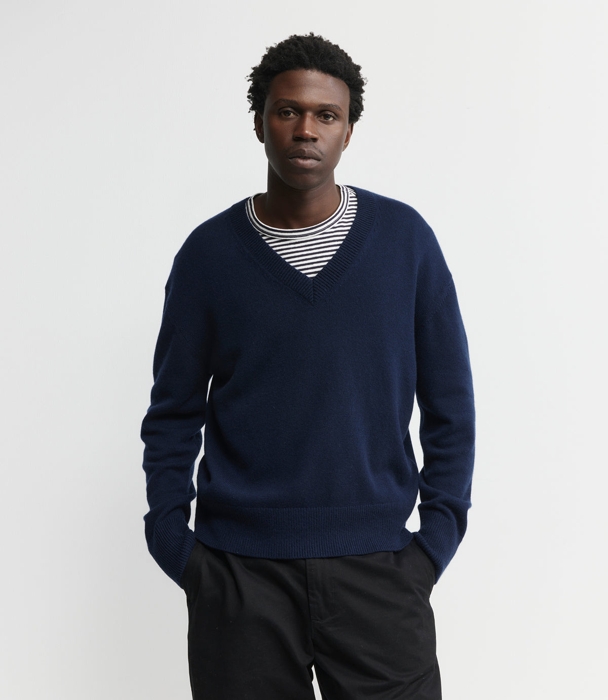 Mens Cashmere V Sweater - Navy