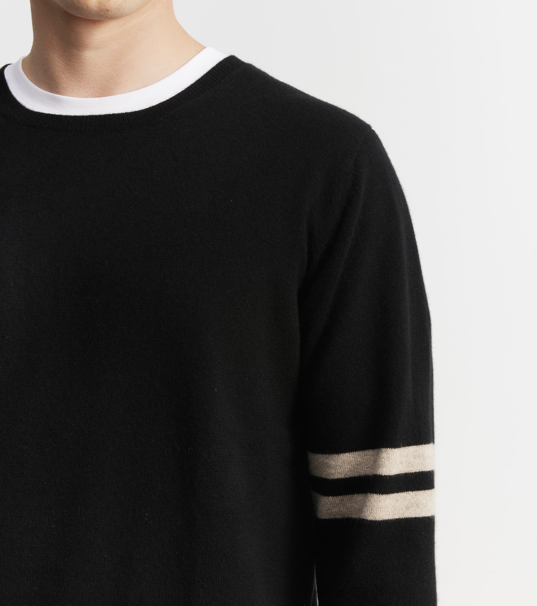 Mens Cashmere Crew Stripe Sleeve - Black/Birch