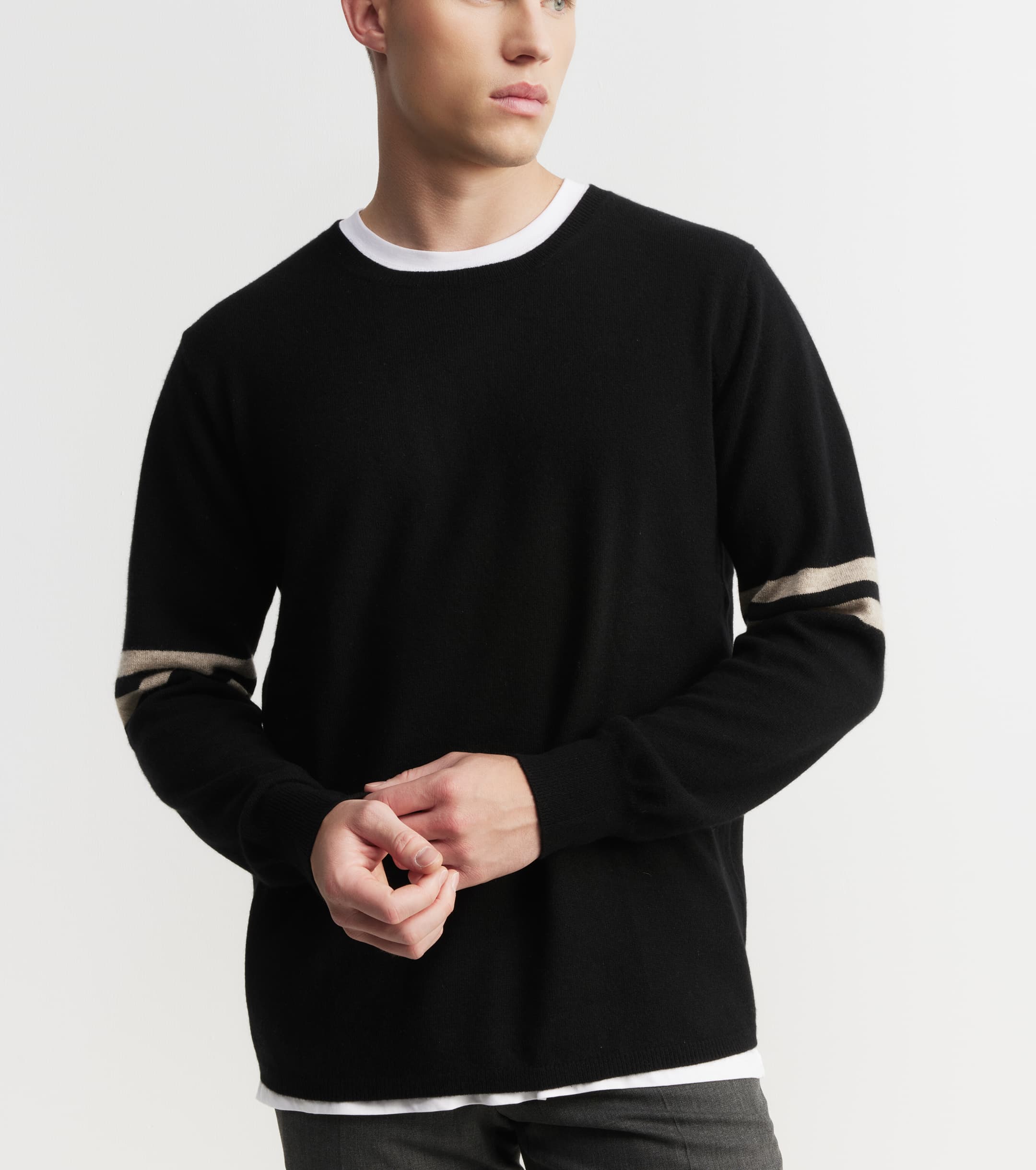 Mens Cashmere Crew Stripe Sleeve - Black/Birch