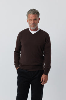  Mens Essential Cashmere V Sweater - Chocolate