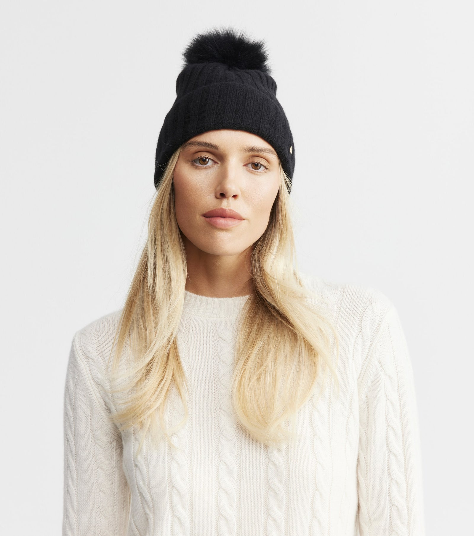 Cashmere Pom Pom Beanie - Black