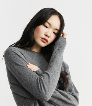 Signature Relaxed Cashmere Crew Neck - Graphite