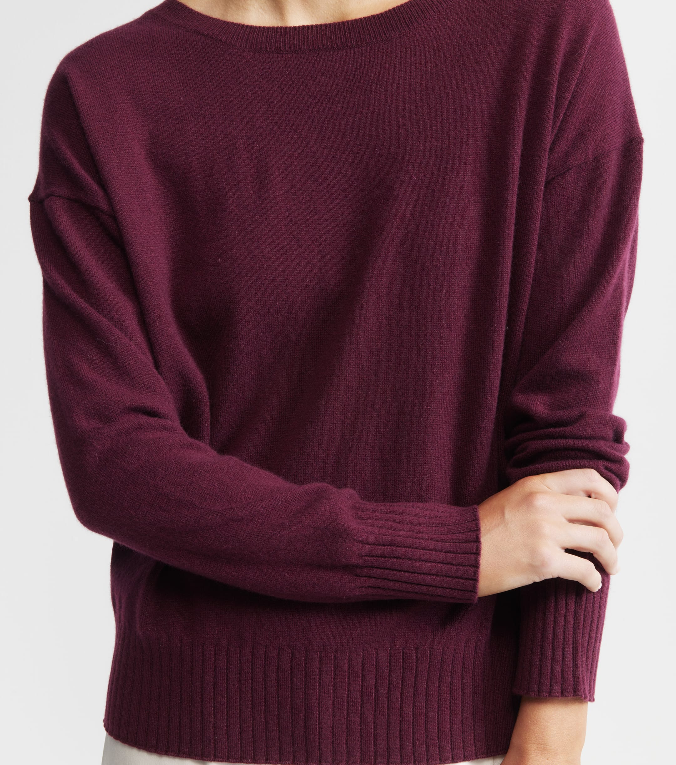 Essential Cashmere Relaxed Crew Neck - Burgundy