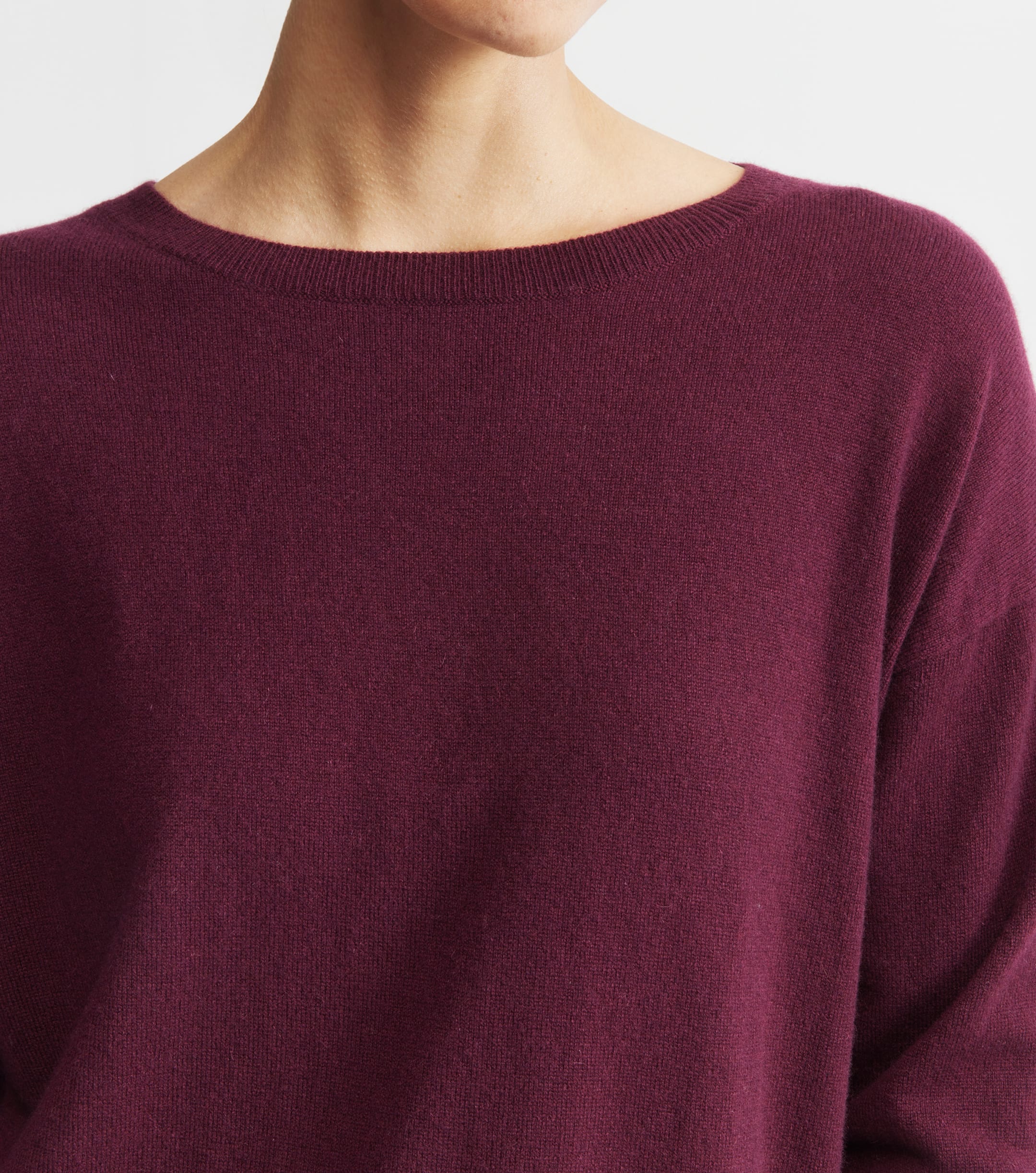 Essential Cashmere Relaxed Crew Neck - Burgundy