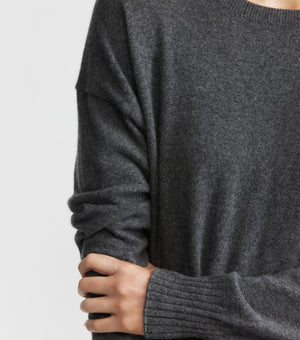 Essential Cashmere Relaxed Crew Neck - Graphite