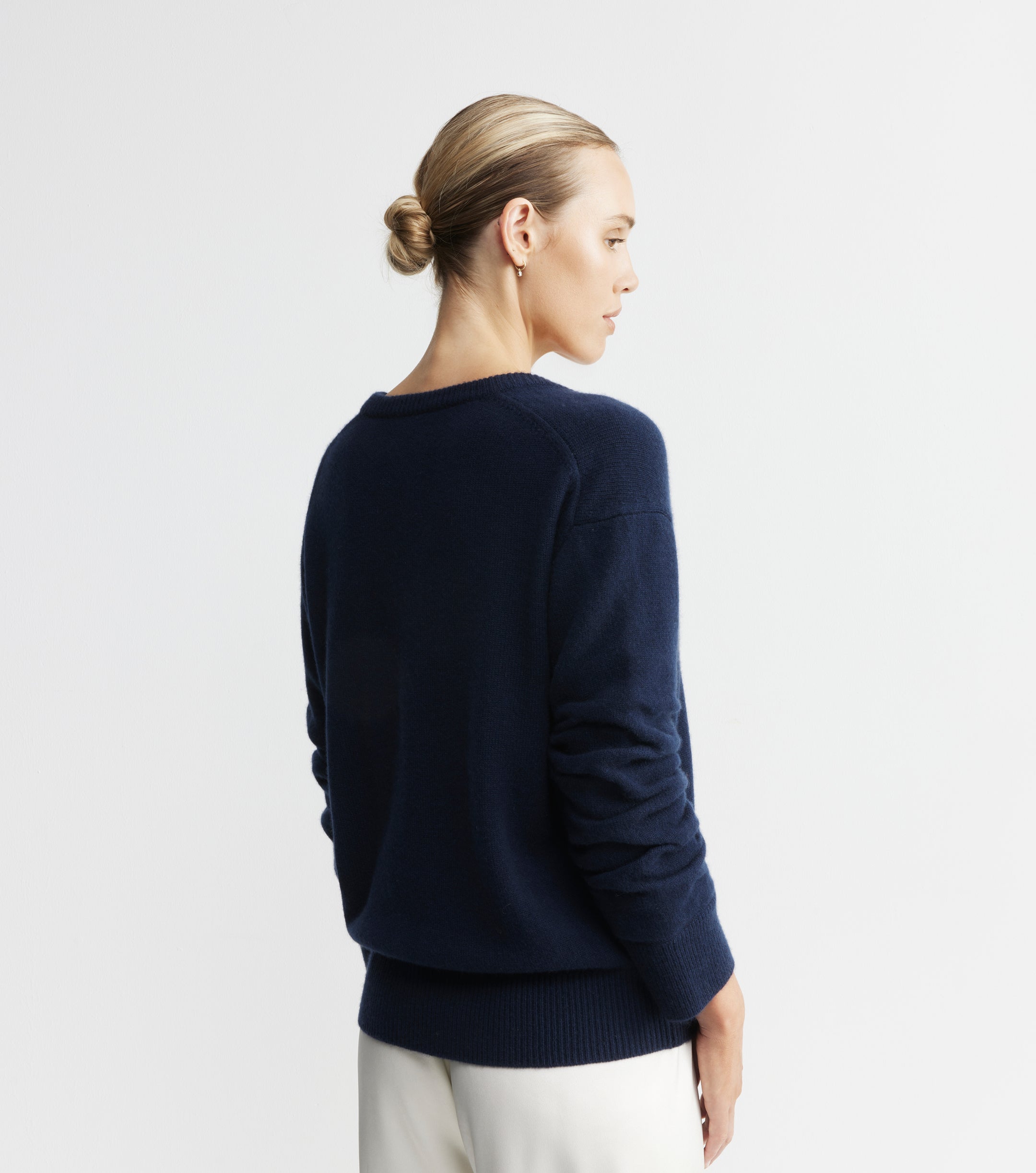 Cashmere V Neck with Ruched Sleeve - Navy