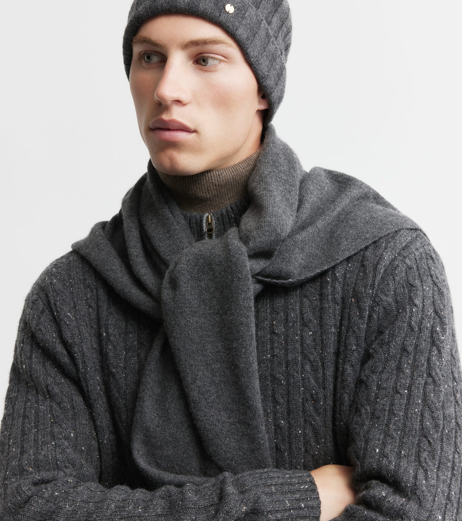 Cashmere Triangle Scarf - Graphite