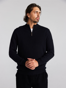  Mens Essential Cashmere 1/4 Zip Sweater - Black/Navy