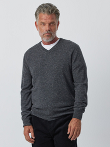  Mens Essential Cashmere V Sweater - Charcoal Donegal