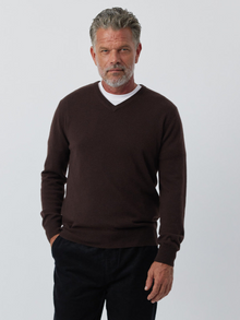  Mens Essential Cashmere V Sweater - Chocolate