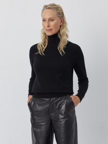  Essential Cashmere Roll Neck - Black