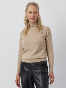  Essential Cashmere Roll Neck - Camel