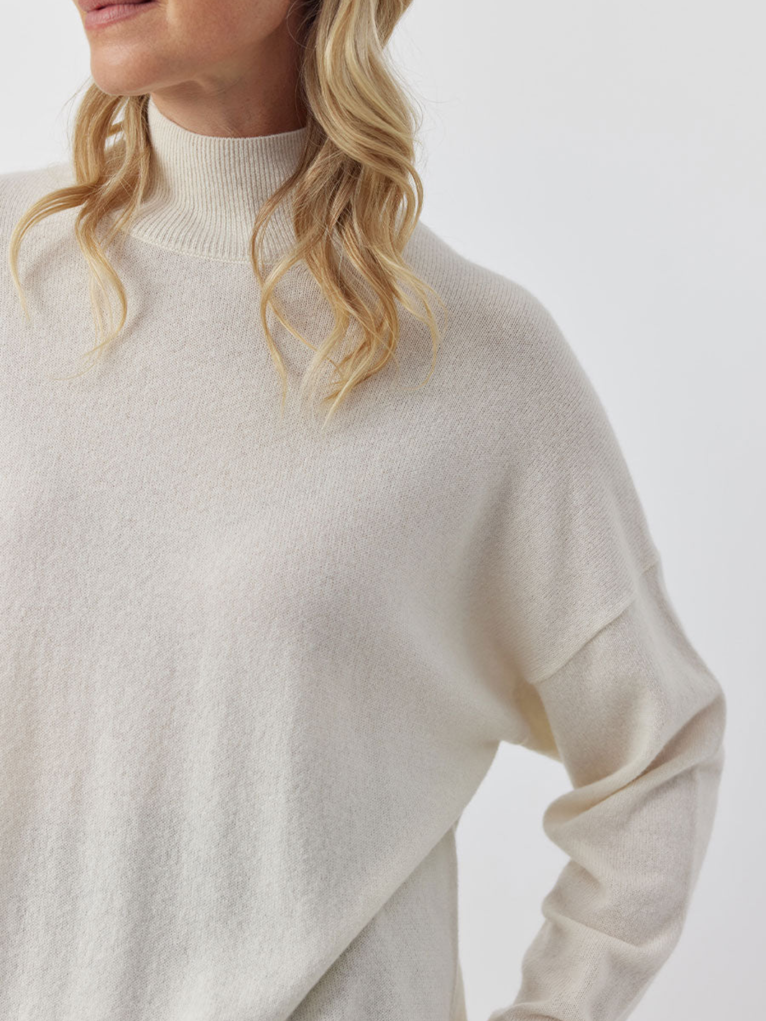 Relaxed Cashmere Mock Sweater - Cream