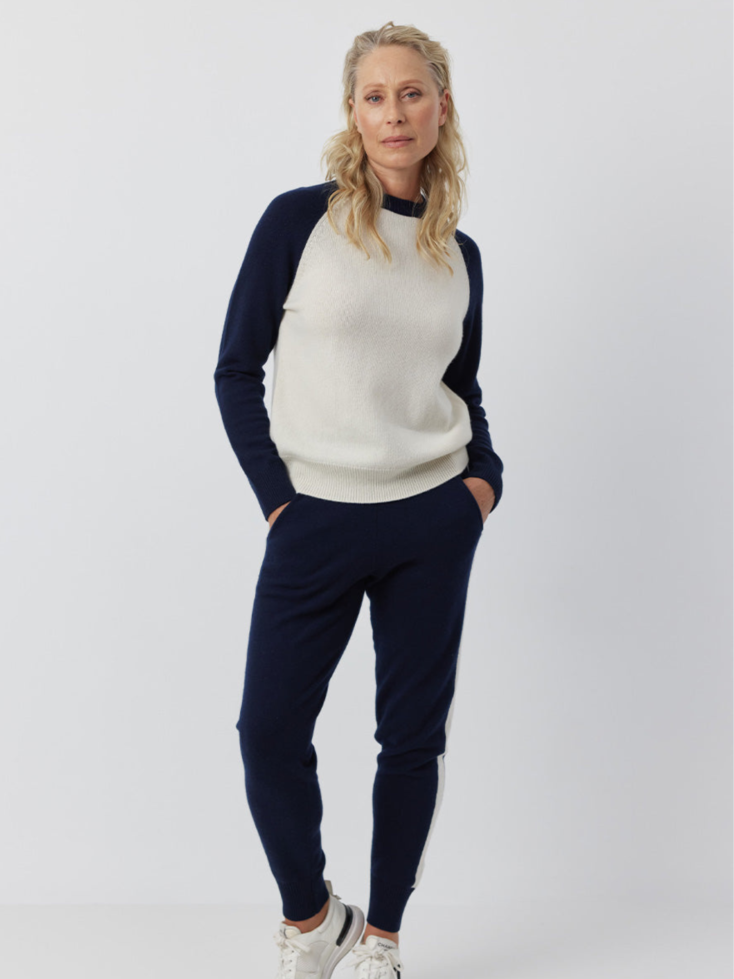 Essential Cashmere Sport Jogger - Dark Navy/Cream