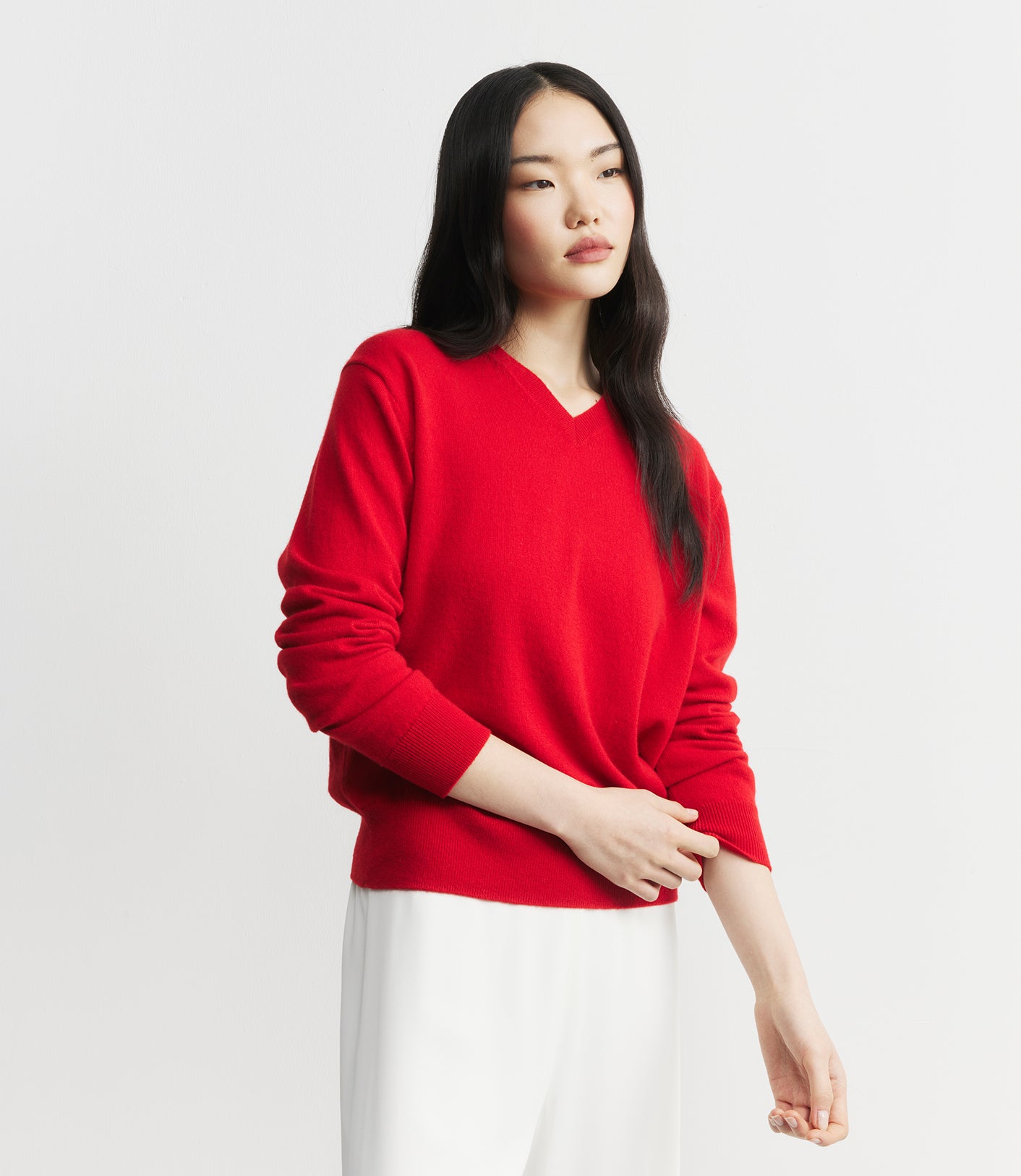 Signature Cashmere V-Neck - Red