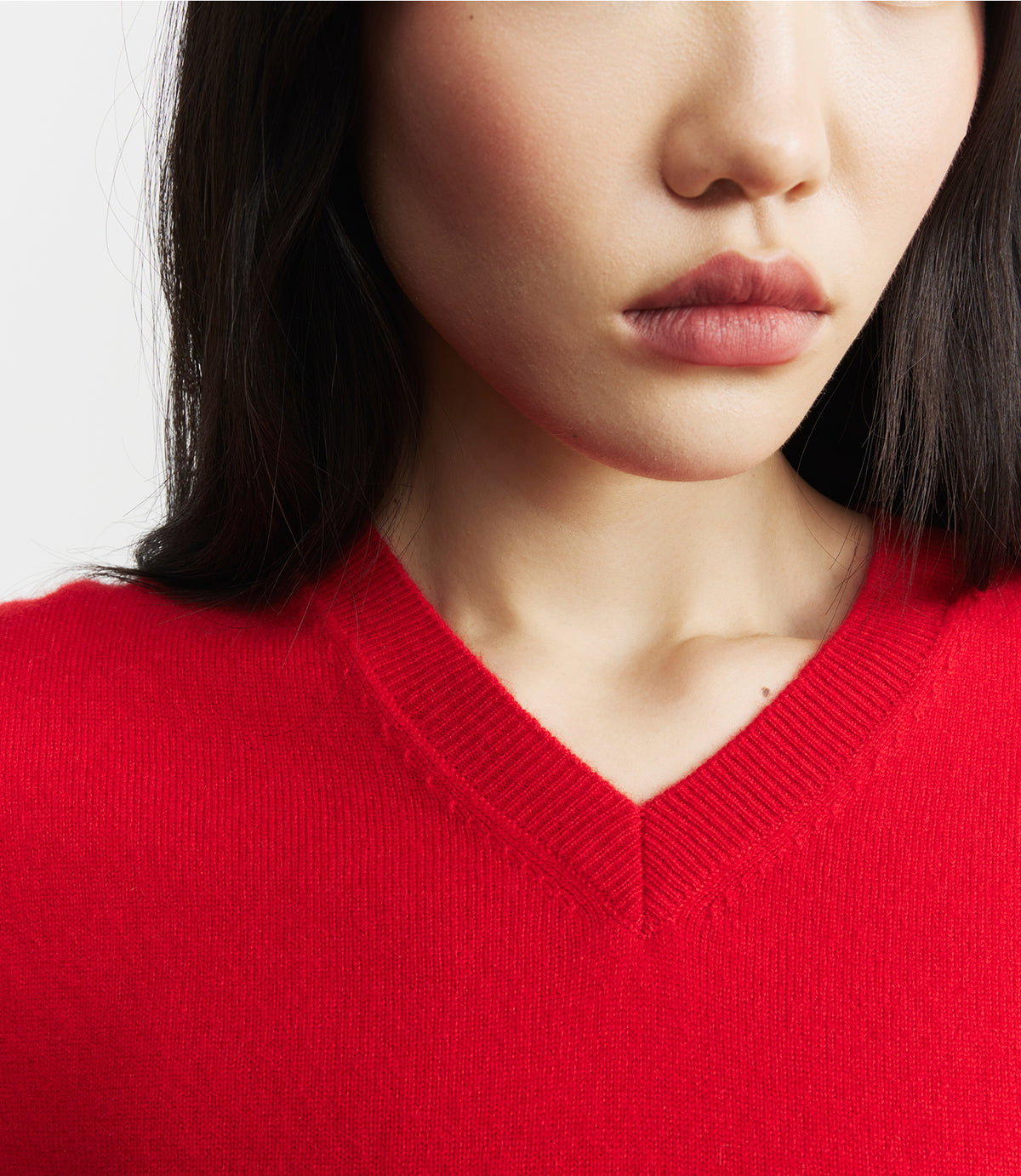 Signature Cashmere V-Neck - Red