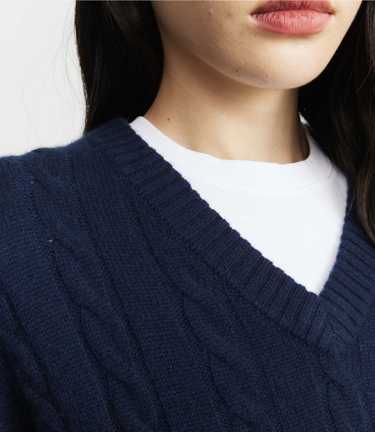 Cashmere Cable V Sweater - Navy