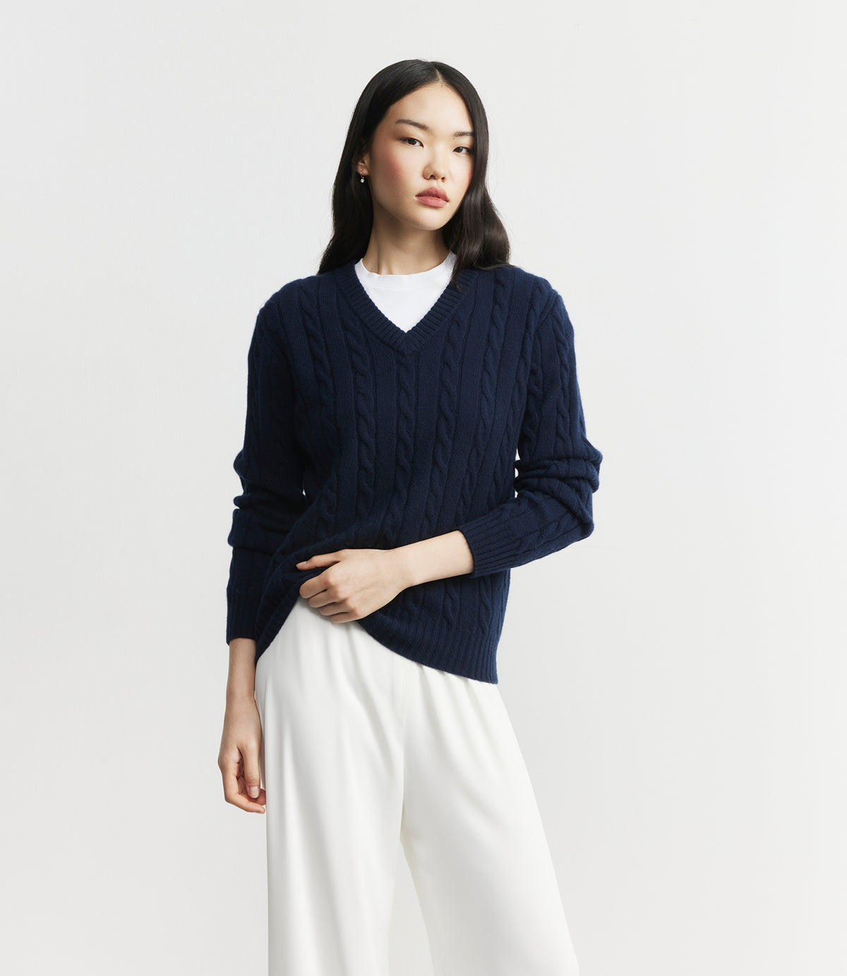 Cashmere Cable V Sweater - Navy