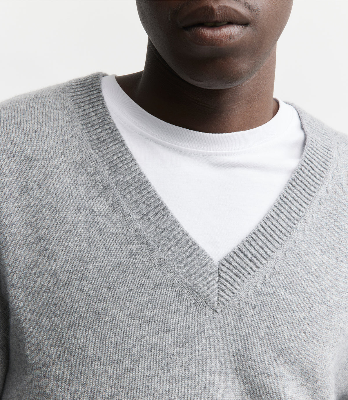 Mens Cashmere V Sweater - Dark Grey Melange